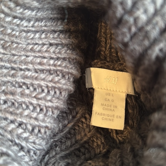 H&M Gray Knit Sleeveless Tunic - Picture 3 of 6